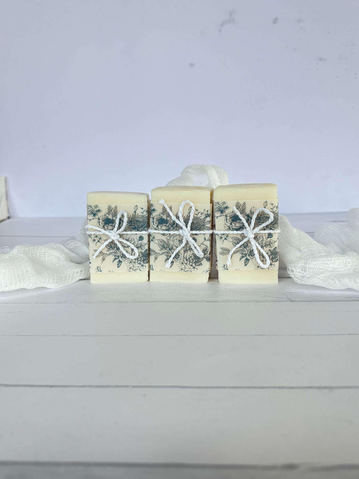 Soap Bridal shower favors, Toile Bridal Shower, Guest soap bar, wedding toile, Wedding Favors, Baby shower Toile Blue, favors for guests
